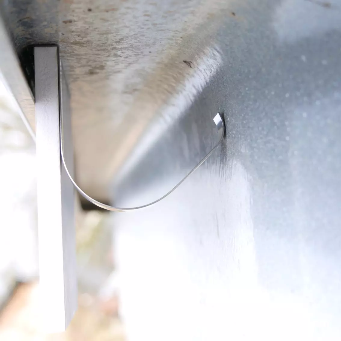 ressort-fixation-panneau-pvc-tablier