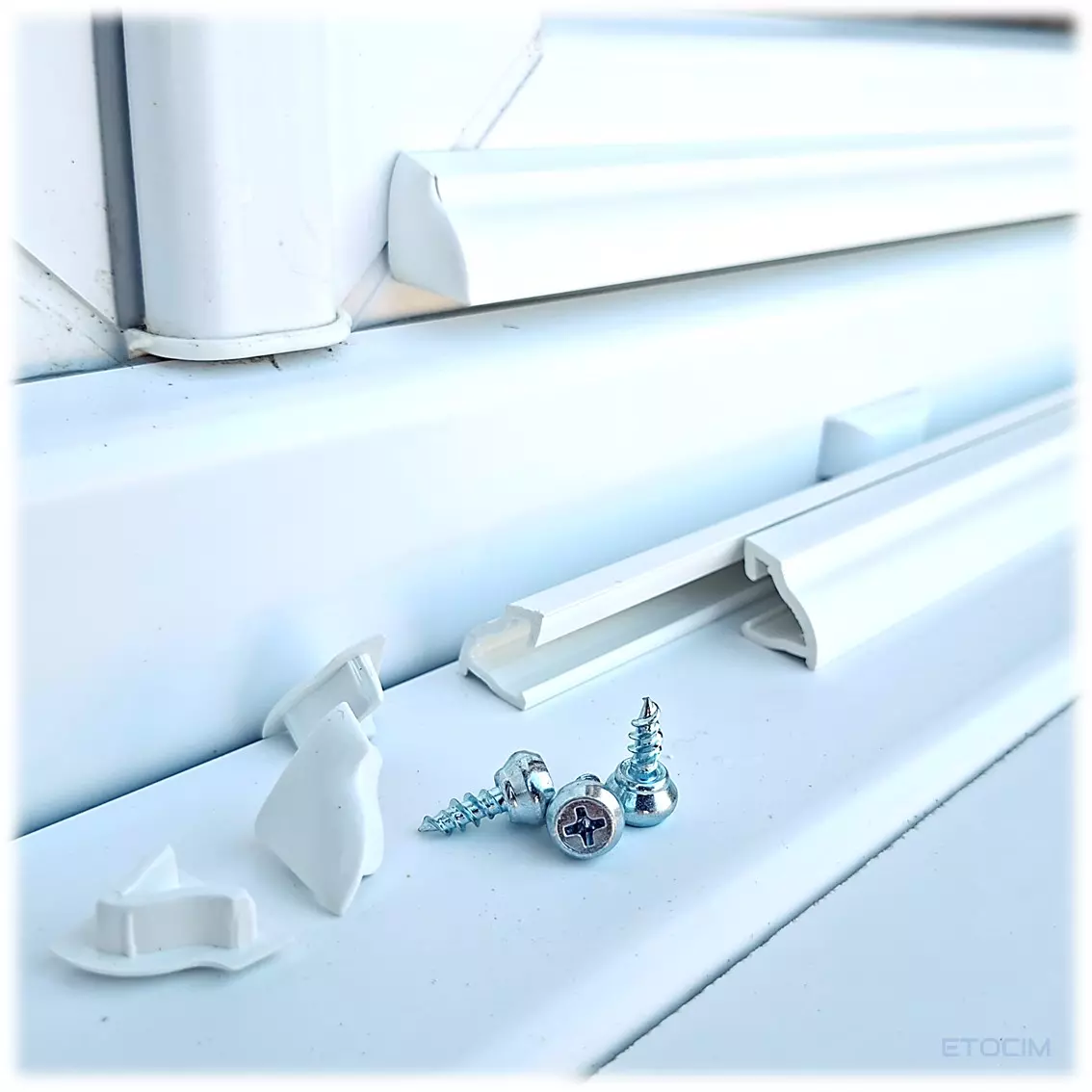 rejet-eau-pvc-fenetre-porte-18x15-blanc-etm1518-etocim